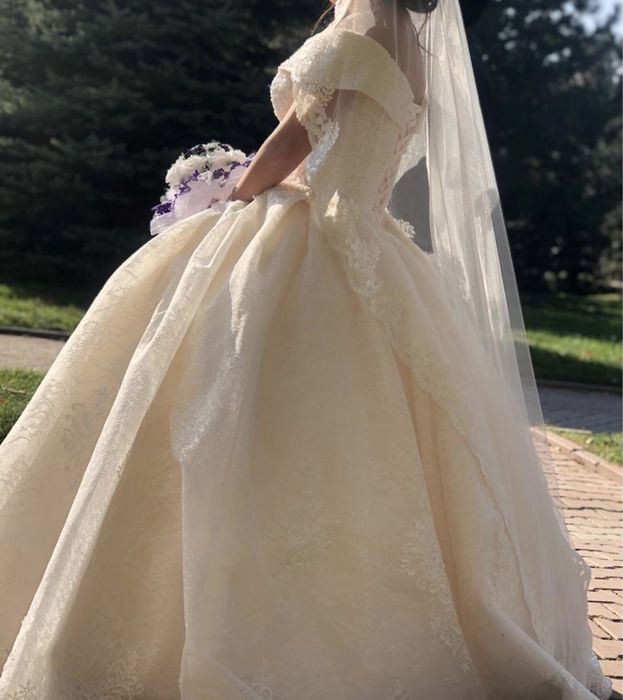 Свадебное платье