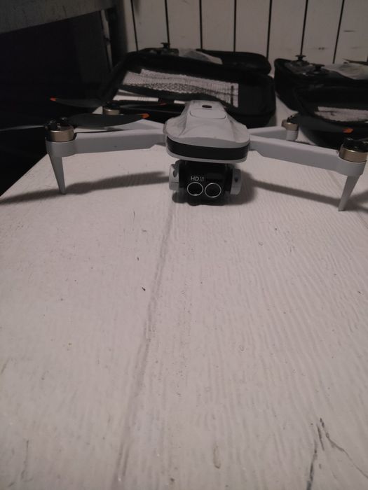 Продам новый дрон с 2 камерой