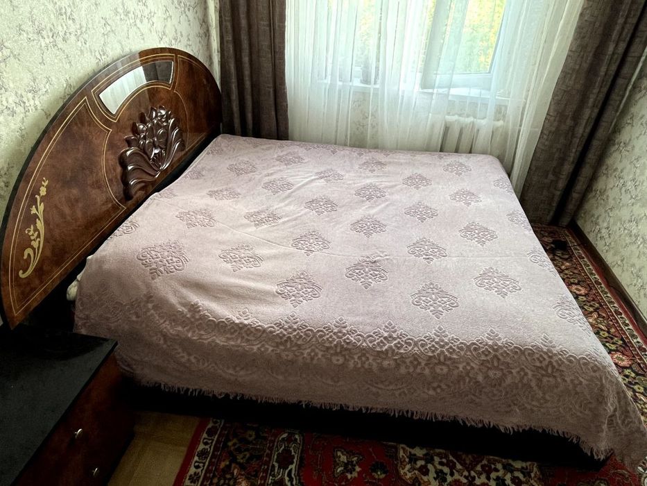 Двухспальная кровать