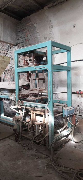 Продаётся оборудование для производства ланч-боксов (некомплект)