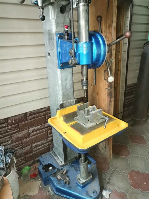 Сверлильный станок напольный