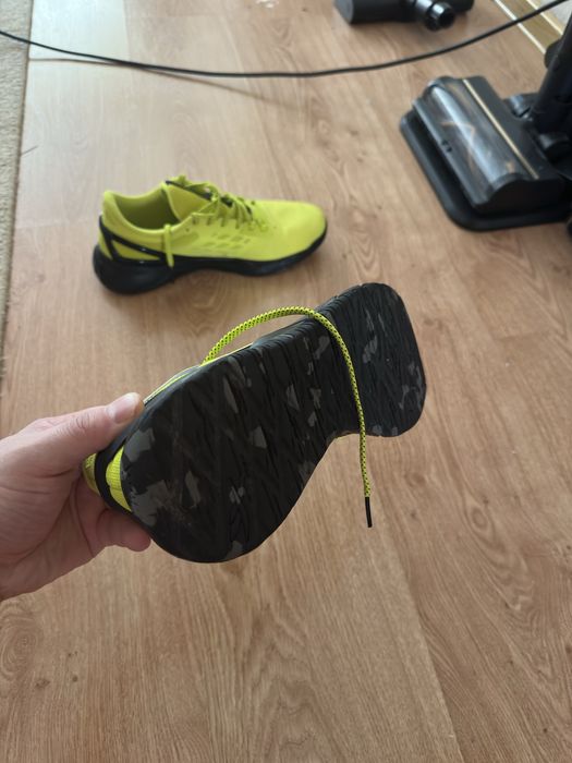 Продам кроссовки Reebok