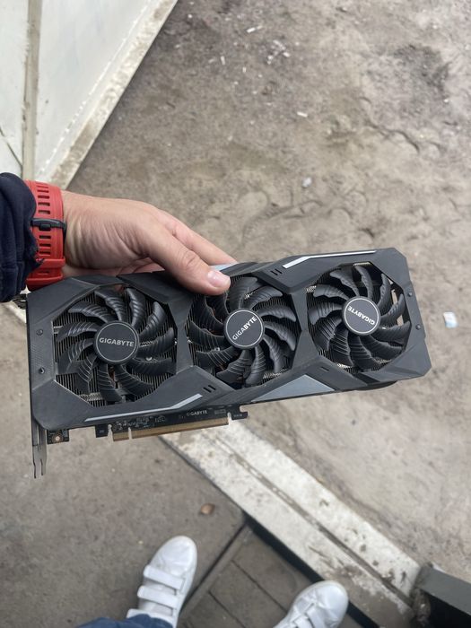 Продам видео карту rx 5700