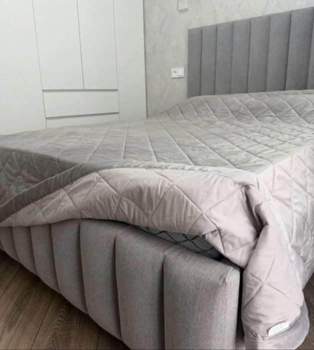 Двуспальная кровать