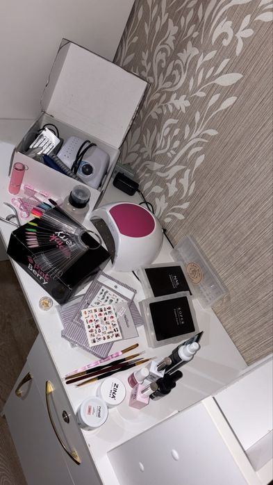 маникюр набор, стол, лампа