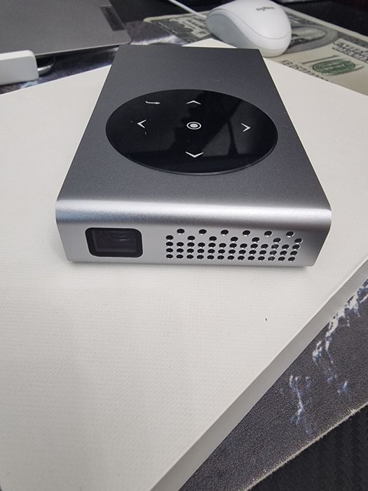 Продам мини проектор