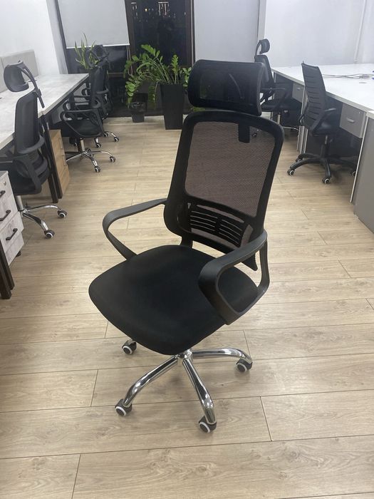 Продаем офисные кресла