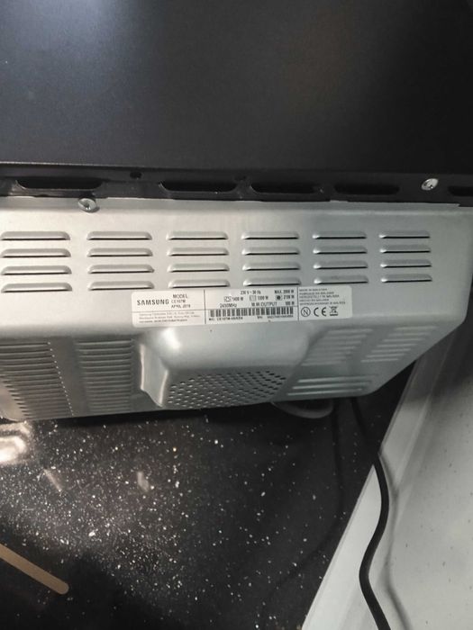 Микровълнова фурна 28 л – Грил + Конвекция, Черен