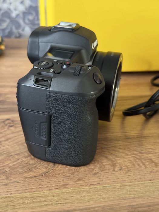 Продам Canon R в отличном состояний