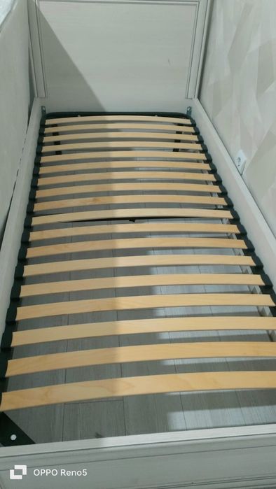 Продам односпальную кровать