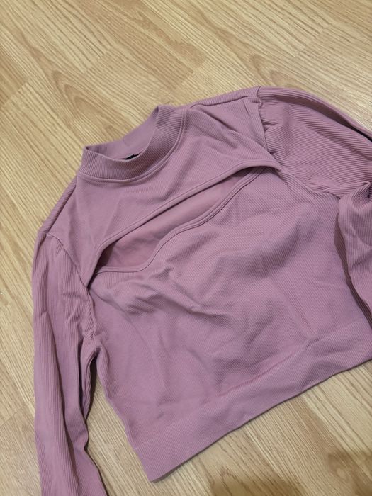 Къса блуза Mohito с изрязване, размер S розова