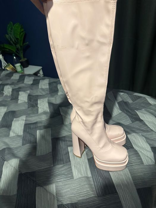 Ботуши на висок ток