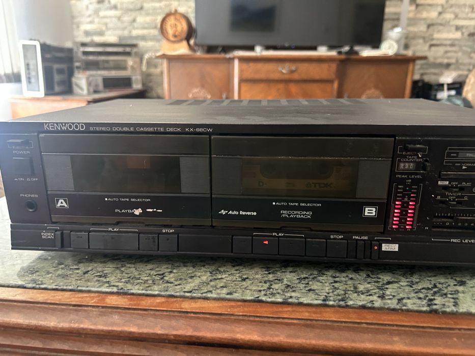 Двукасетъчен Дек KENWOOD
