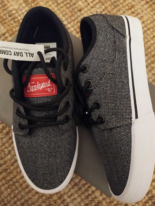 Чисто нови кецове Globe Mahalo 37 размер