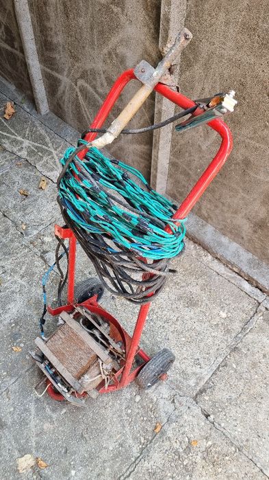Aparat de sudură cu transformator – FUNCȚIONAL – construcție robustă, pe roți