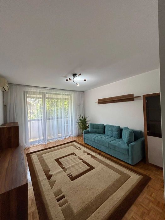 Apartament 3 camere de închiriat