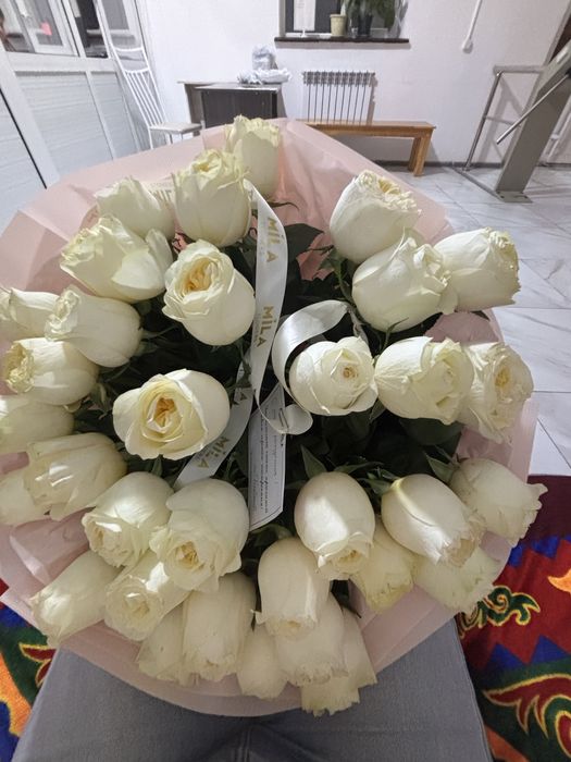 Белый роза букет