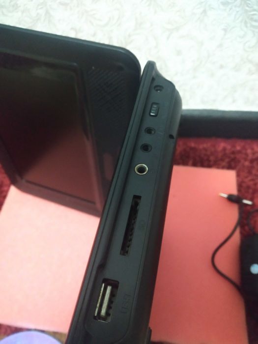 Портативный DVD he WD