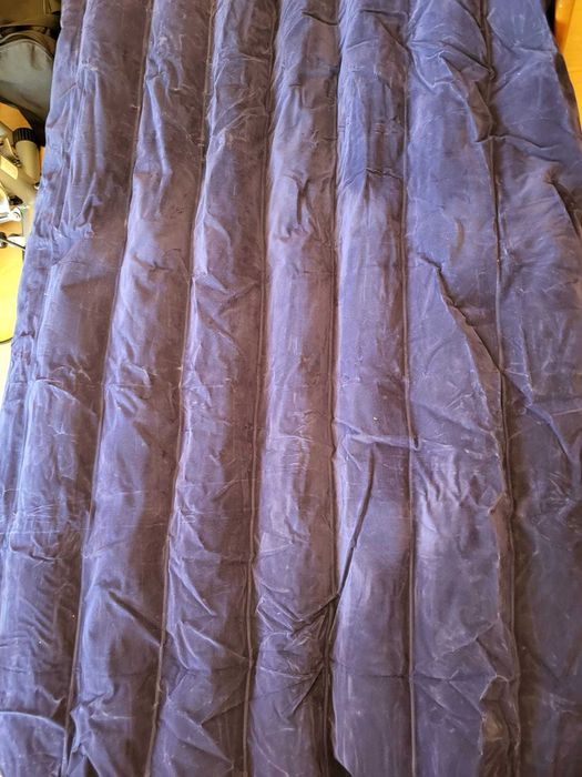 Продавам надуваемо легло