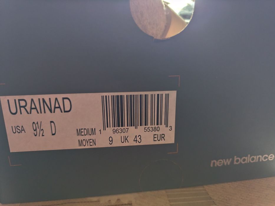 Vând sneakerși New Balance