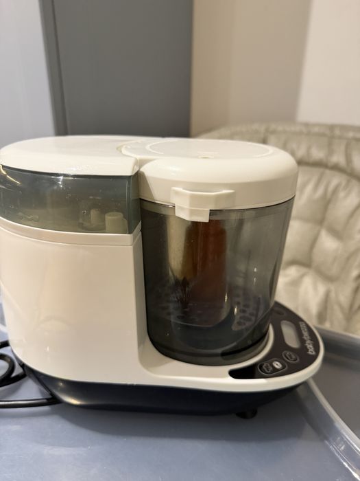 Baby Brezza One stept food maker deluxe