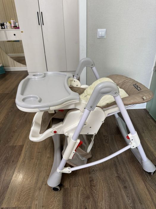 Детский стульчик для кормления