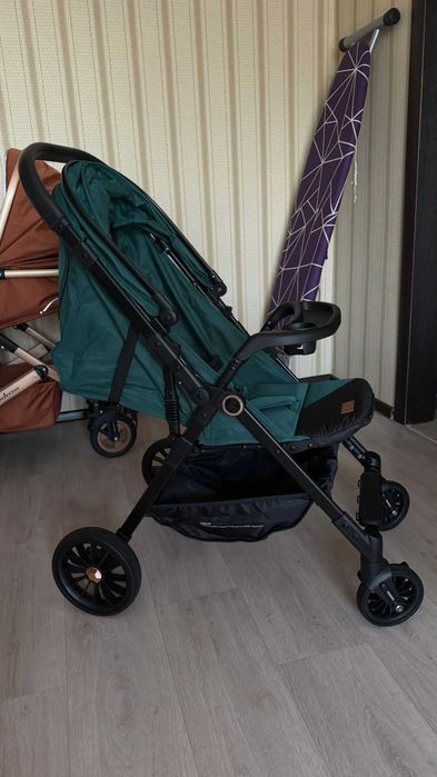 Продам новую детскую коляску.