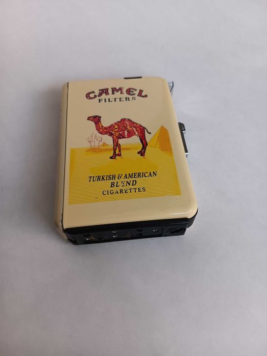Tabachera cu bricheta Camel,veche, de colectie, perioada comunista RSR