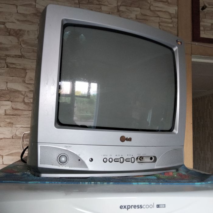 Продам телевизор