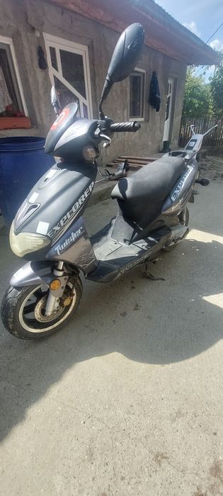 Vând Scuter 2T stare bună