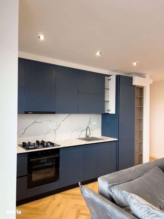Inchiriez apartament