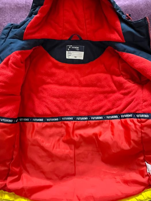 Продам куртку на мальчика