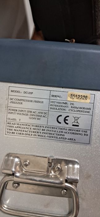 Vând frigider 12/24 v