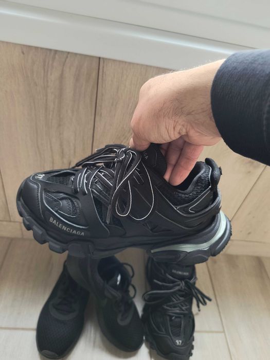 Запазени маратонки