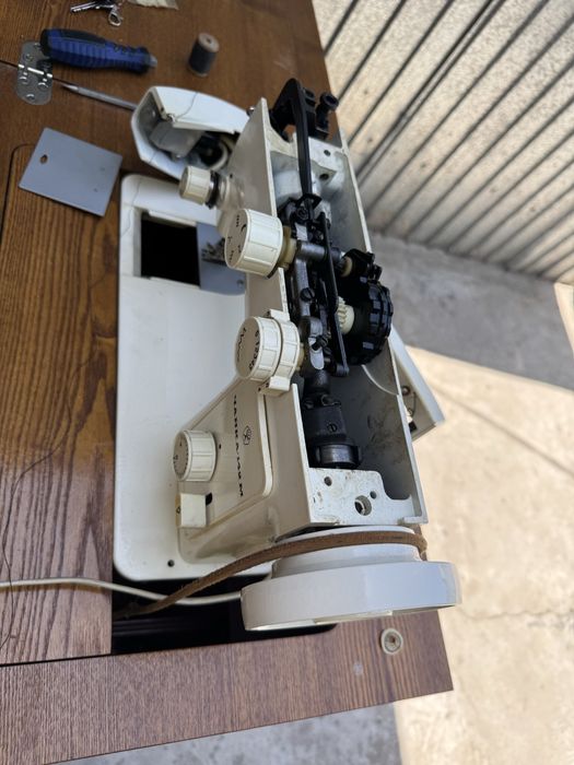 Швейные электрические машинки СССР