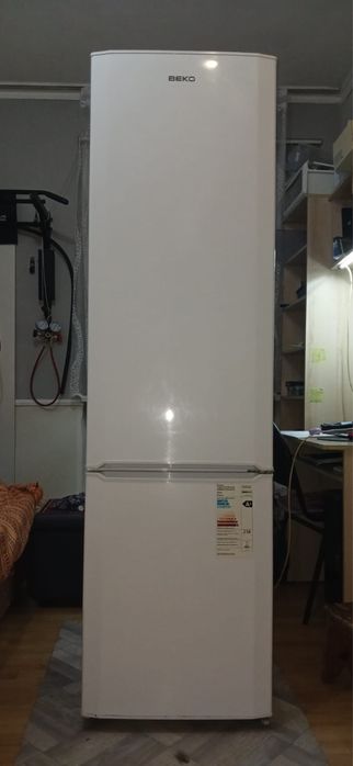 С доставкой холодильник продаю в отличном рабочем состояни Высота-1м92