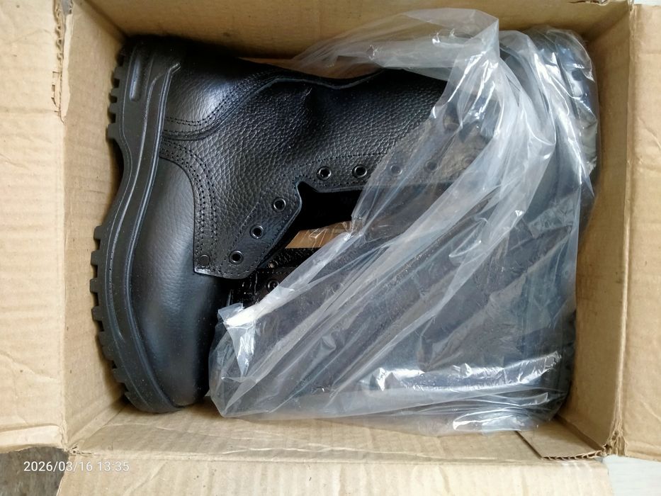 Ботинки с высокими берцами