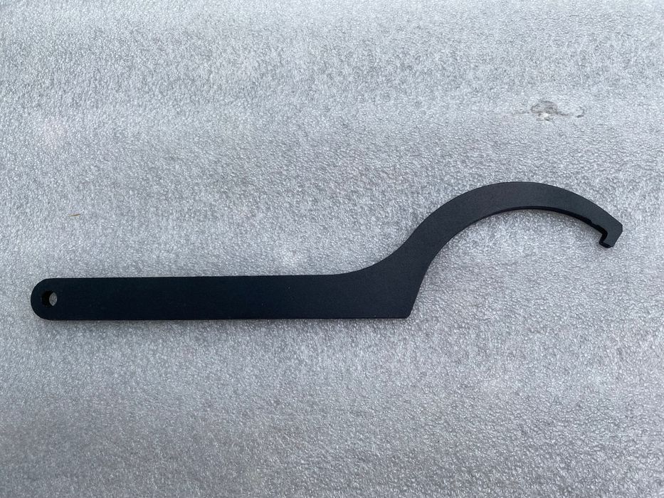 Инструмент ключ за обтягане опъване на верига на мотор Ducati 100mm