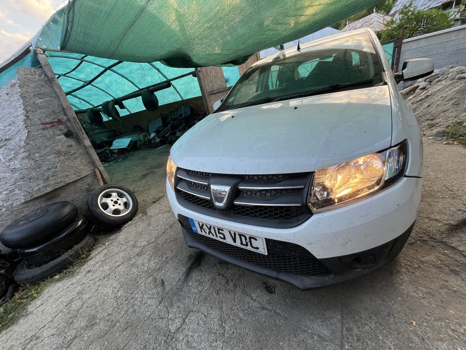 Dezmembrez dacia sandero 0.9 tce