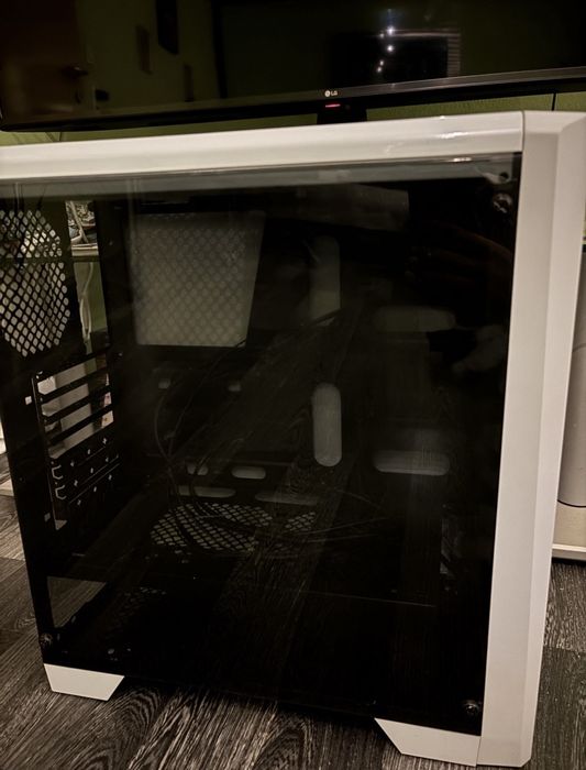 Vand procesor cu placa de baza si carcasa detalii in descriere