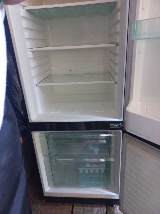 ПРОДАМ СРОЧНО холодильник