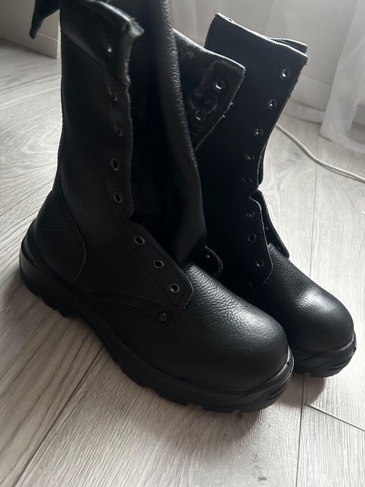 Продам берцы черные