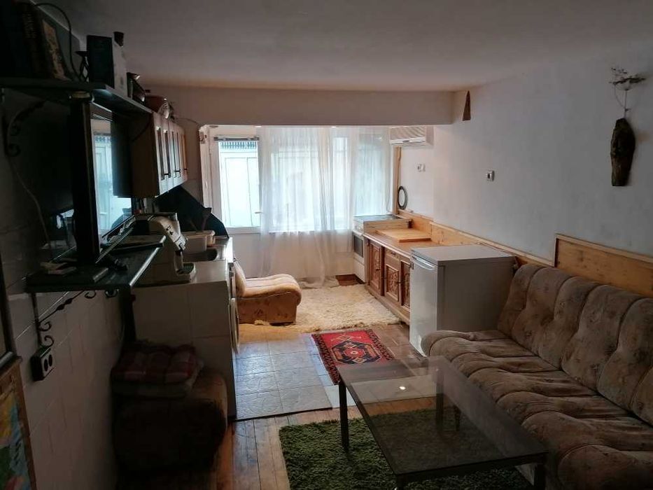 Дава се под наем Едностаен апартамент в София, Изток - 35 кв.м за 189.21 € - Снимка #1