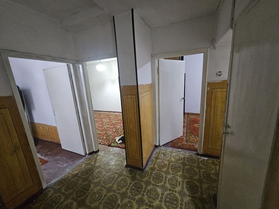 Kvartira bollarga 4 bola kerak bitta xonasiga.( Rasm remontdan oldin)