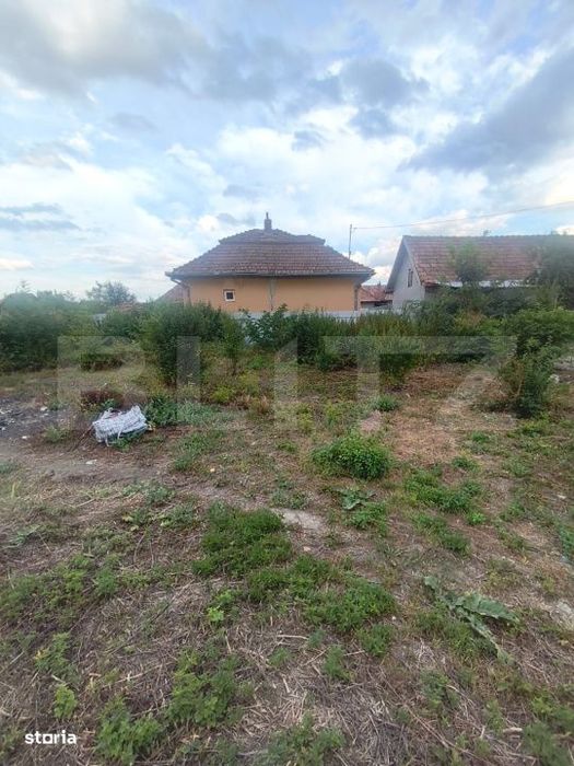 Casa de vanzare, 35 mp, 865 mp teren, zona Unirea