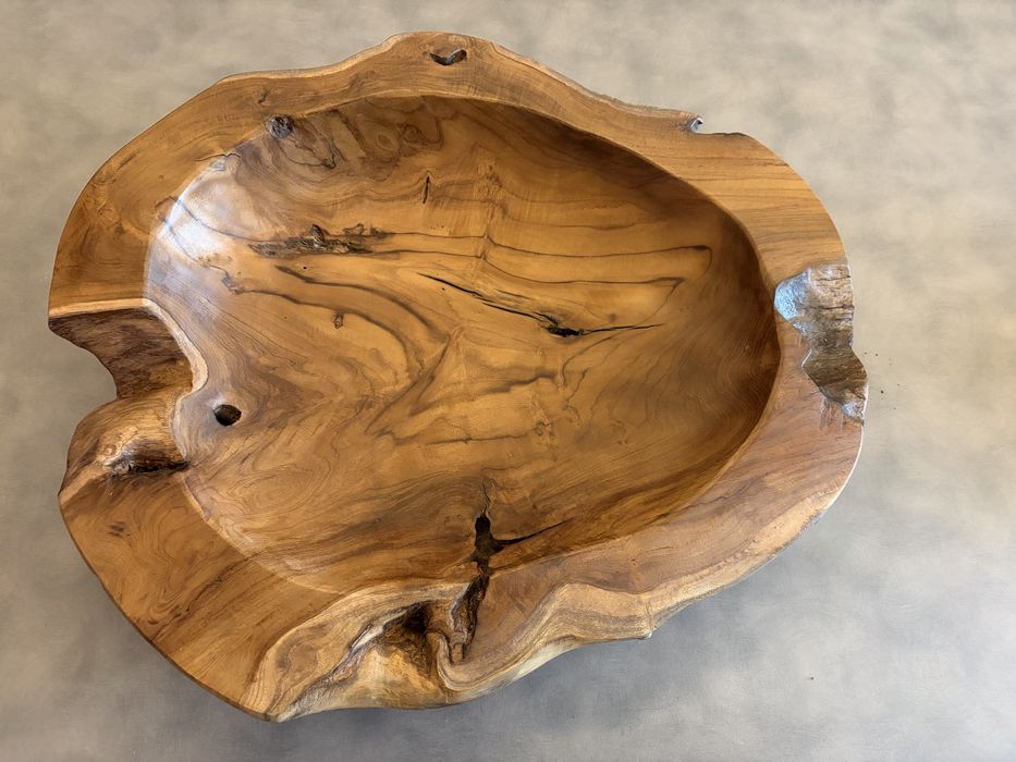 Дървена купа от тиково дърво