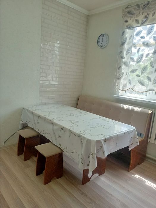 Продам стол стулья