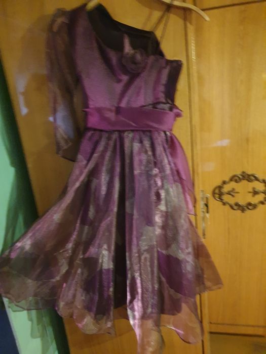 Продам нарядное детское платье