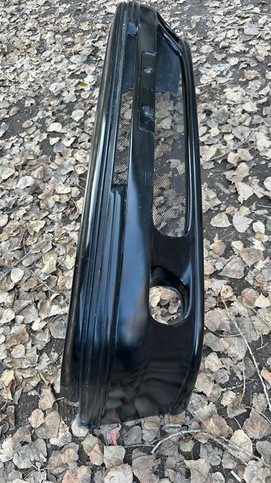 Передний бампер Subaru Legacy BC /BF ( Зубила)