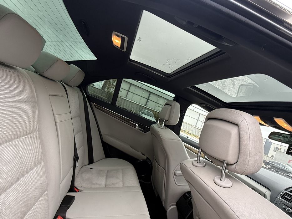 На части w204 Мерцедес C220 CDi Автомат / Панорама
